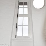 Überarbeitetes Fenster, in weiß gestrichen